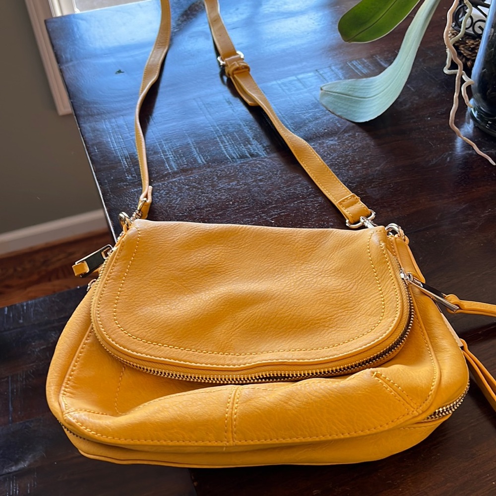 Moda Luxe Crossbody mustard yellow